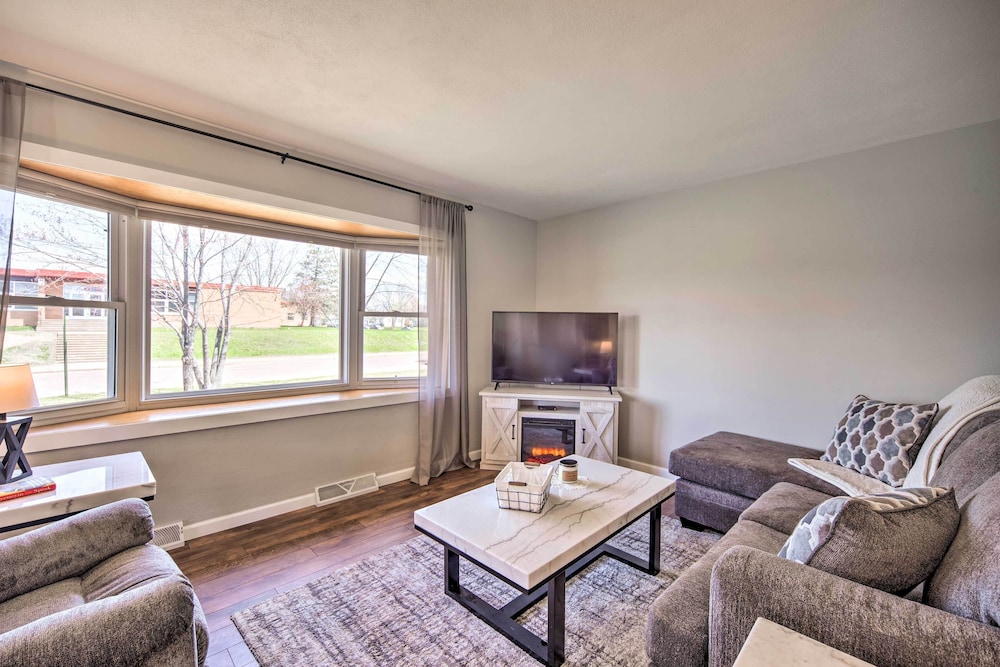 Sunny Cloquet Home - 2 Mi to St. Louis River! view 2