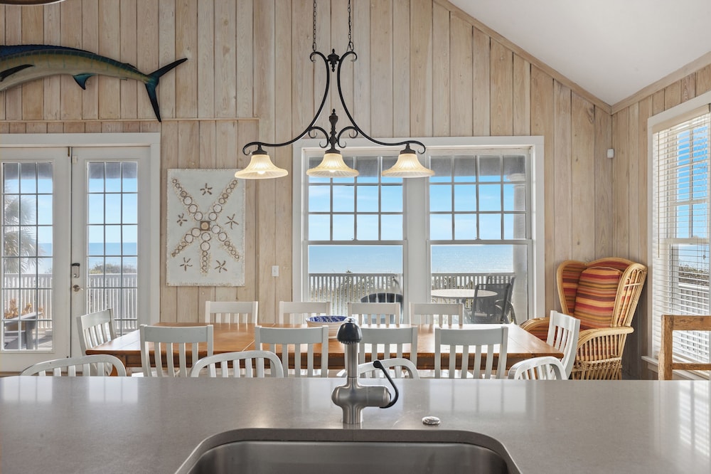 A Winterpast by the Sea - Gulf Front on 30A With Private Pool!