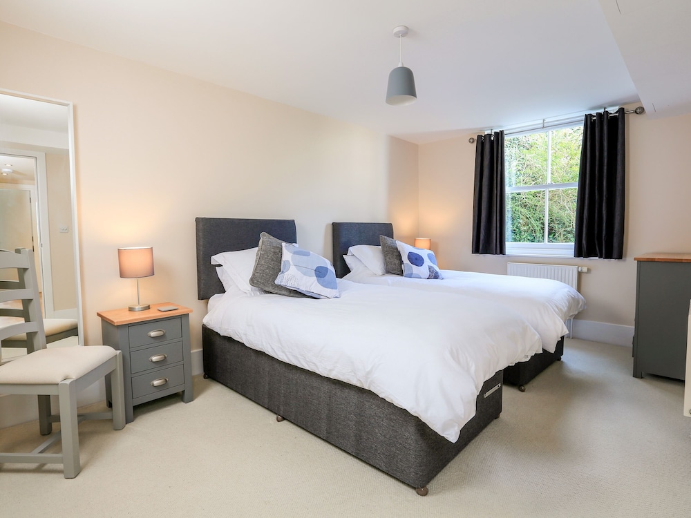 12 Combehaven