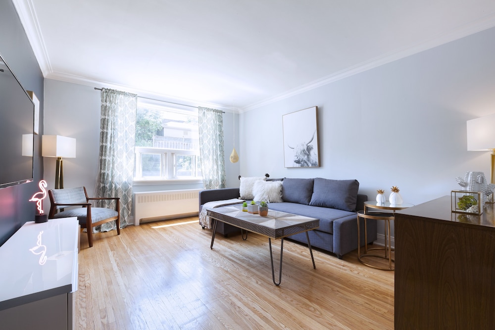 Bright 4-Bedroom in Forest Hill - Image 1