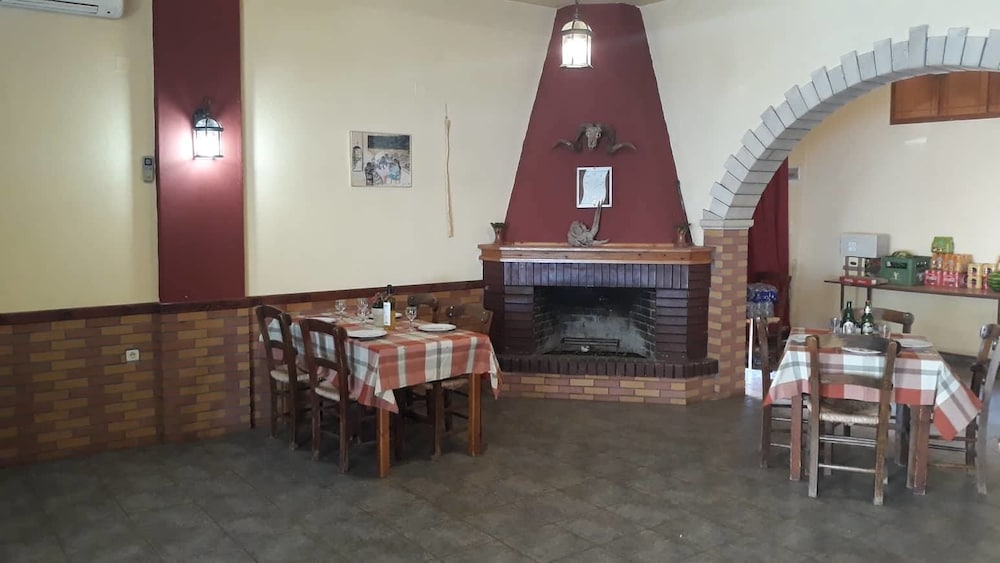 Ambeles Apartments
