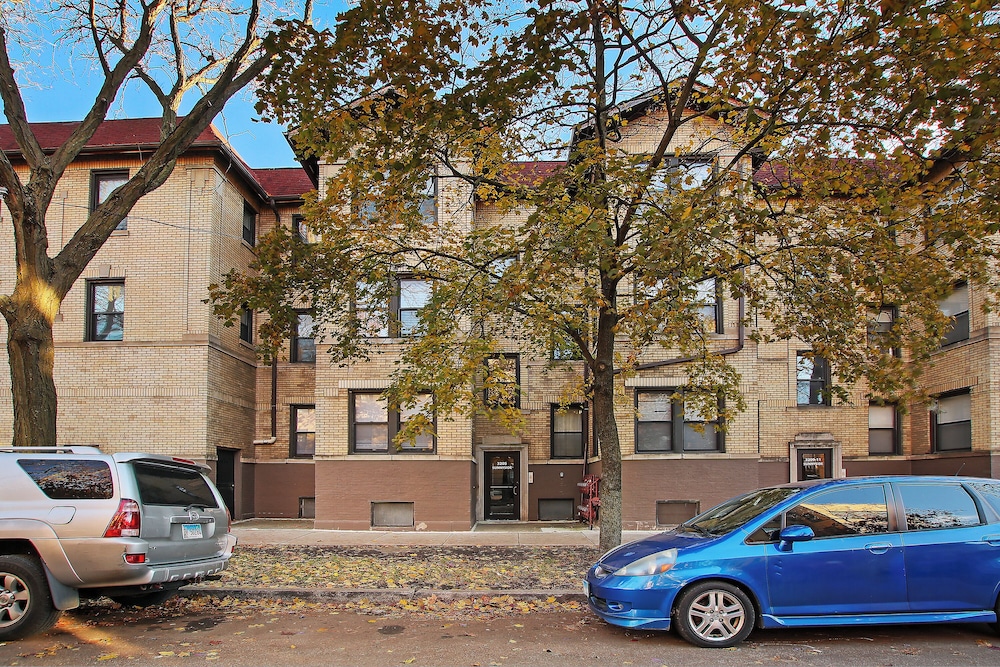 Cozy & Inviting 2BR - Sunnyside 3F