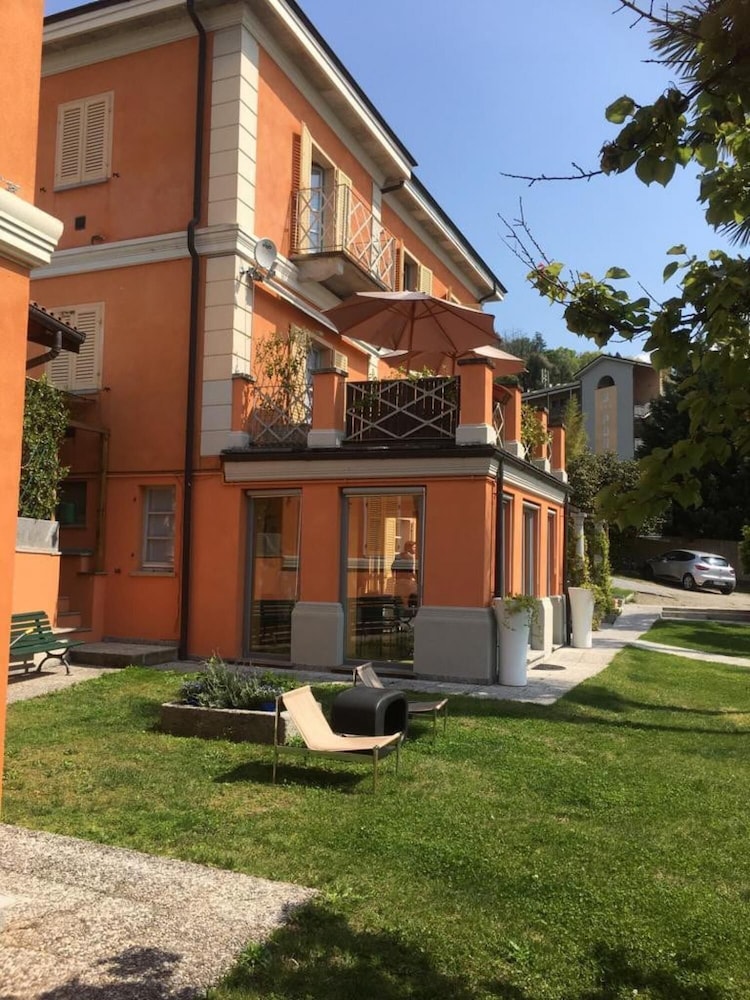 Gelsomino 1 Apartment With Lake View and Beach view 3