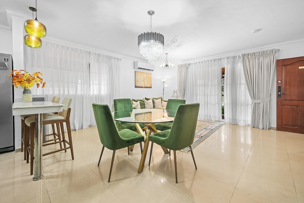 COZY ELEGANT 2BR SPACE