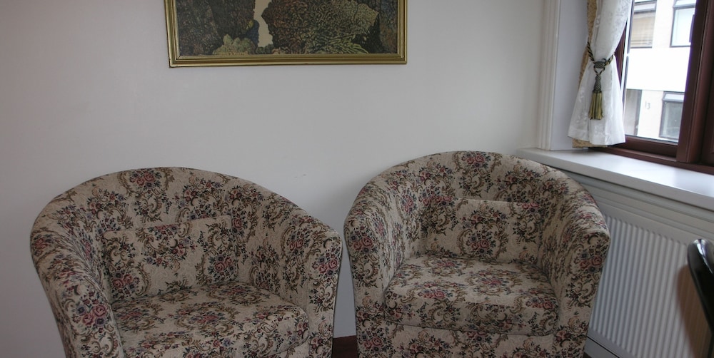 Three Sisters Studio Apartments