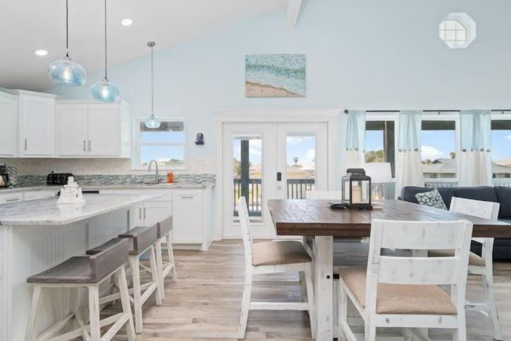 Coastal Paradise by Miss Kitty’s