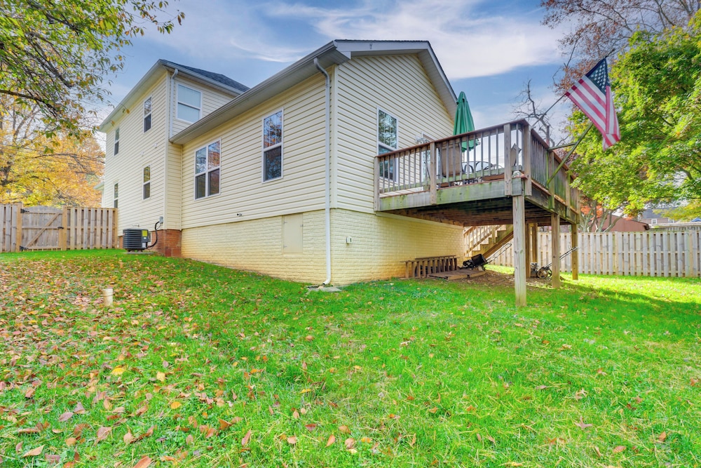 Warrenton Gem: Walk to Downtown! view 5