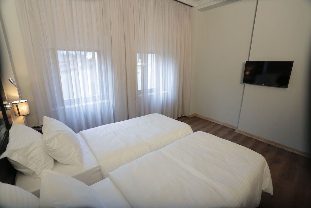 Ferman Pera - Image 7