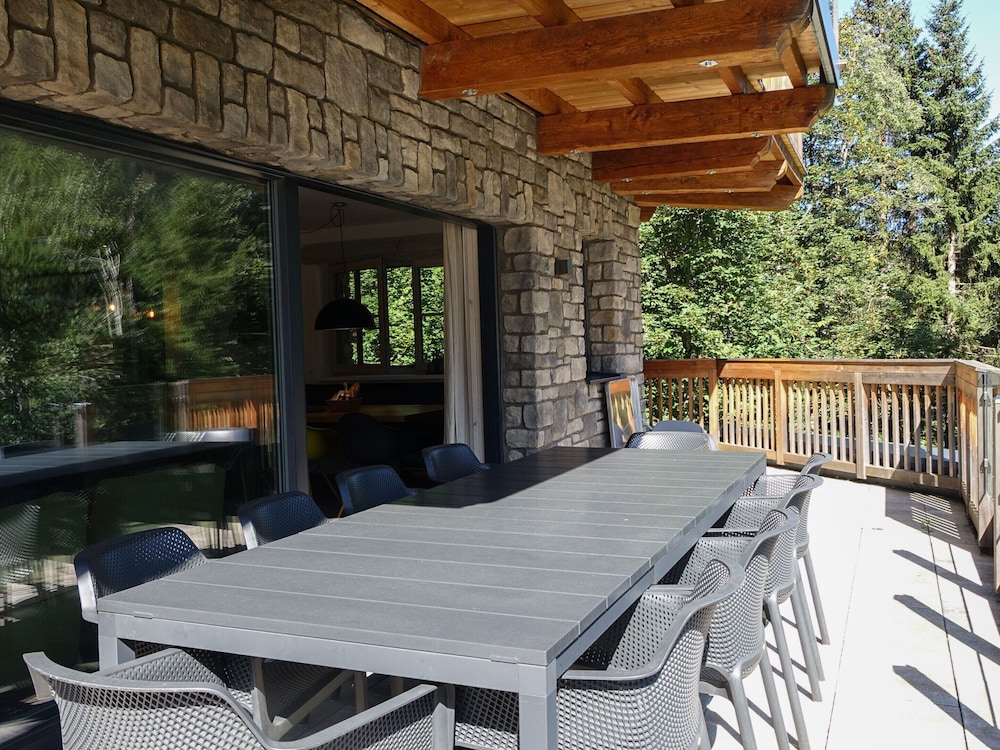 Chalet in Saalbach With Panoramic Sauna