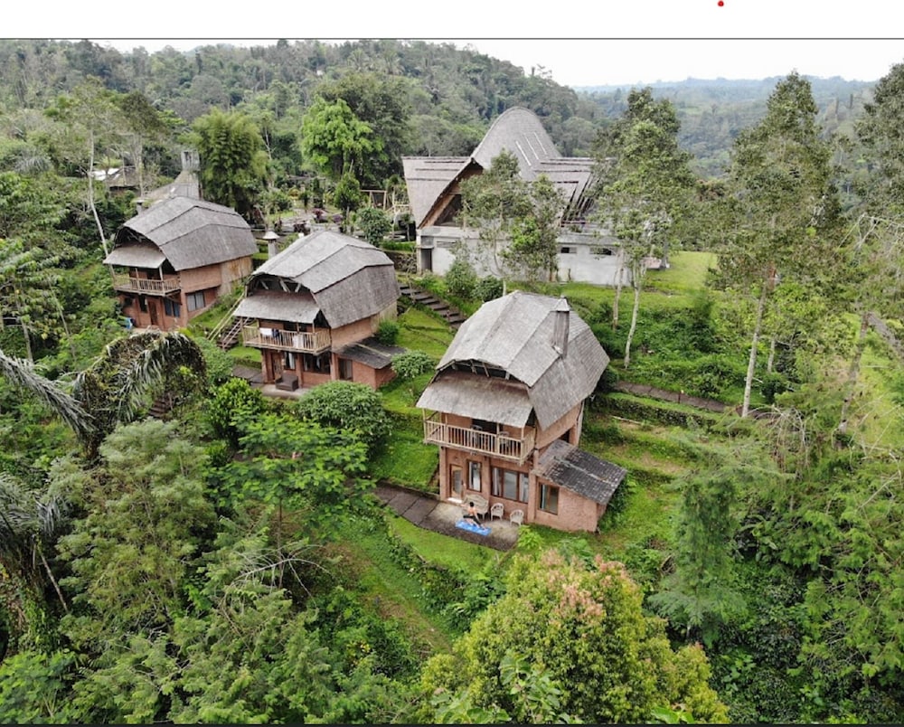 Horison Lucky Garden Villa Petang Bali view 3