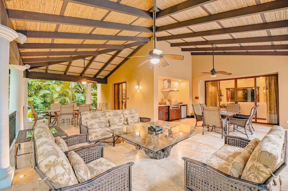 CR Luxury Casa Zafiro 7 Bdrm