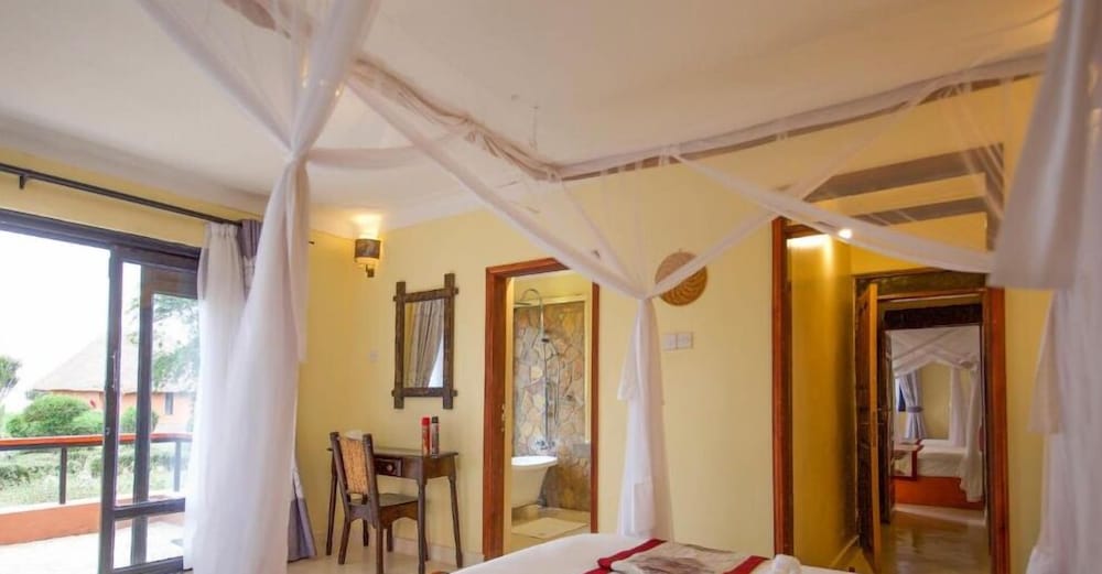 Ihamba Lakeside Safari Lodge view 5