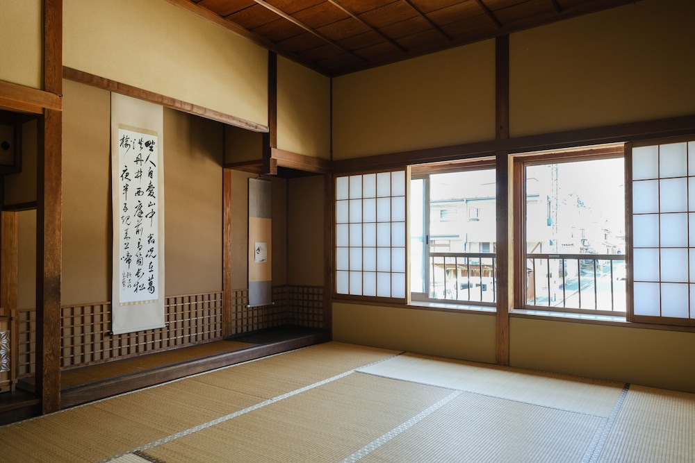 Zenkoji Temple Yakuoin view 2