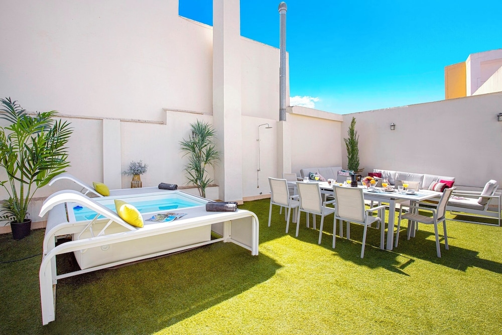 Amazing 4BD Duplex With Terrace in Santa Cruz Abades Terrace III