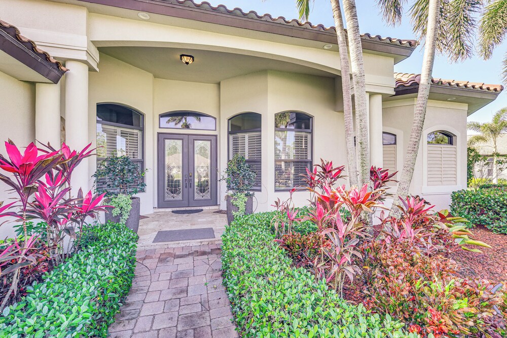 3 Mi to Bonita Beach: Outdoor Oasis w/ Pool & Spa!