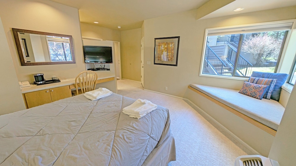 Mt Bachelor Village 331 B 1 Bedroom Condo