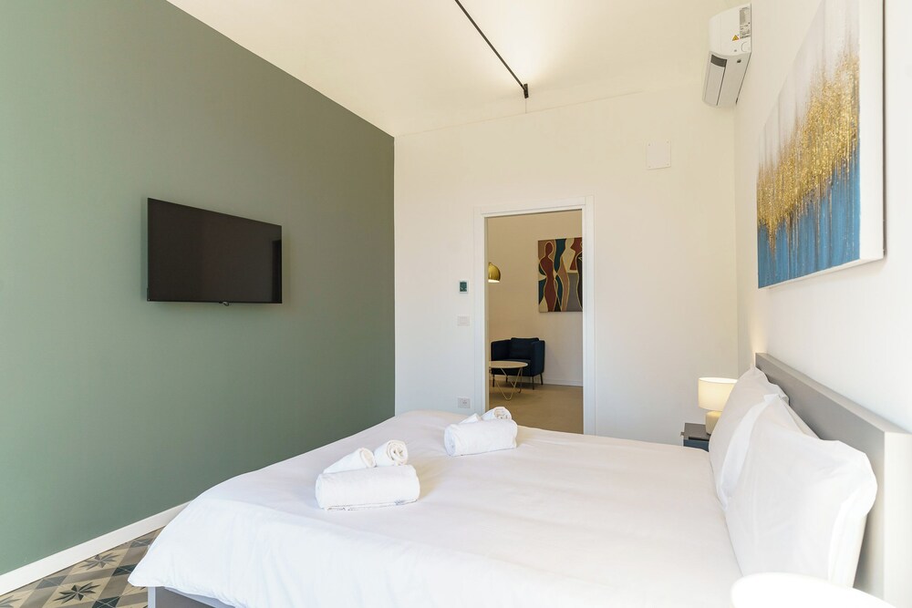 KleoSuites