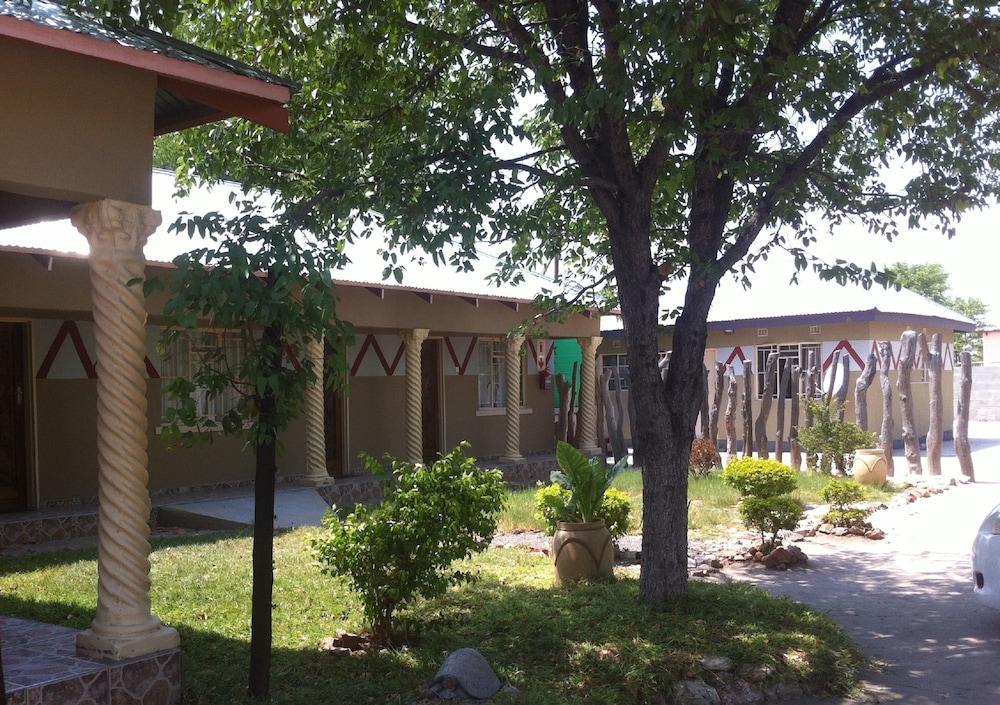 Gomwe Guest Inn
