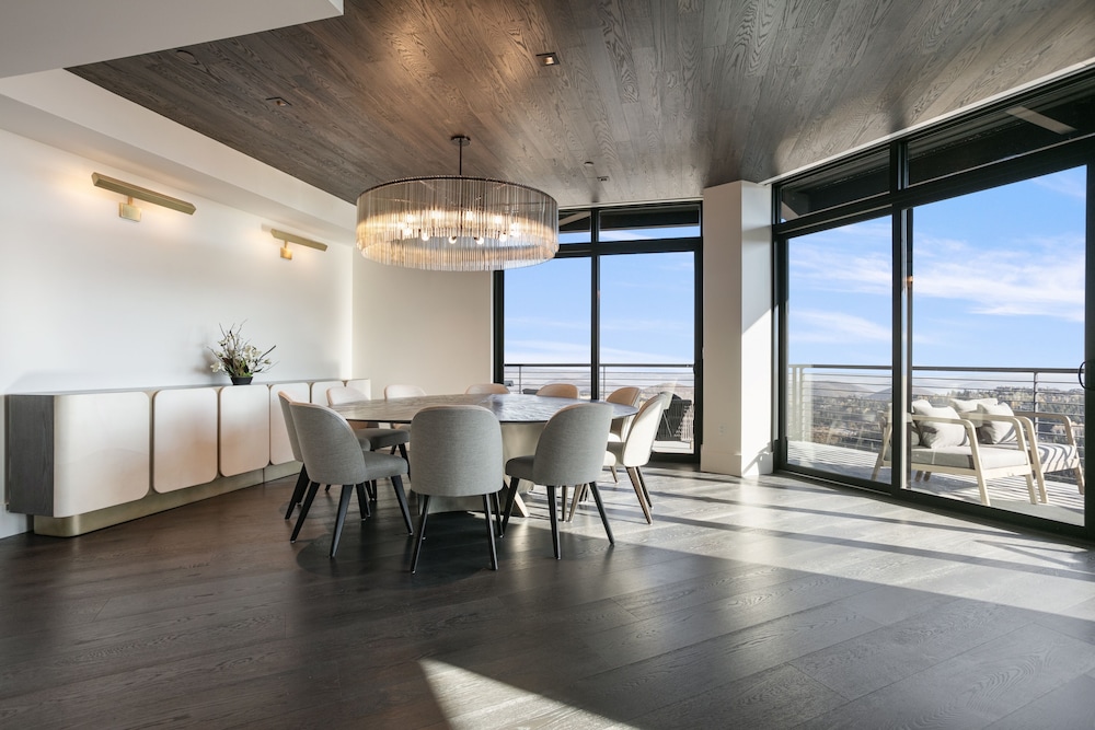 201 - Four Bedroom Argent 4 Condo