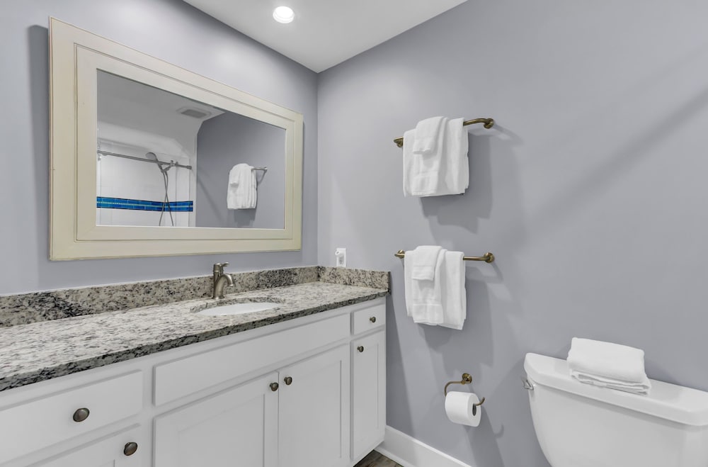 518 Seascape Waterfront Views Community Pool