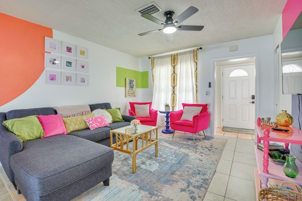 4 Mi to Riverwalk: Bradenton Home w/ Game Room