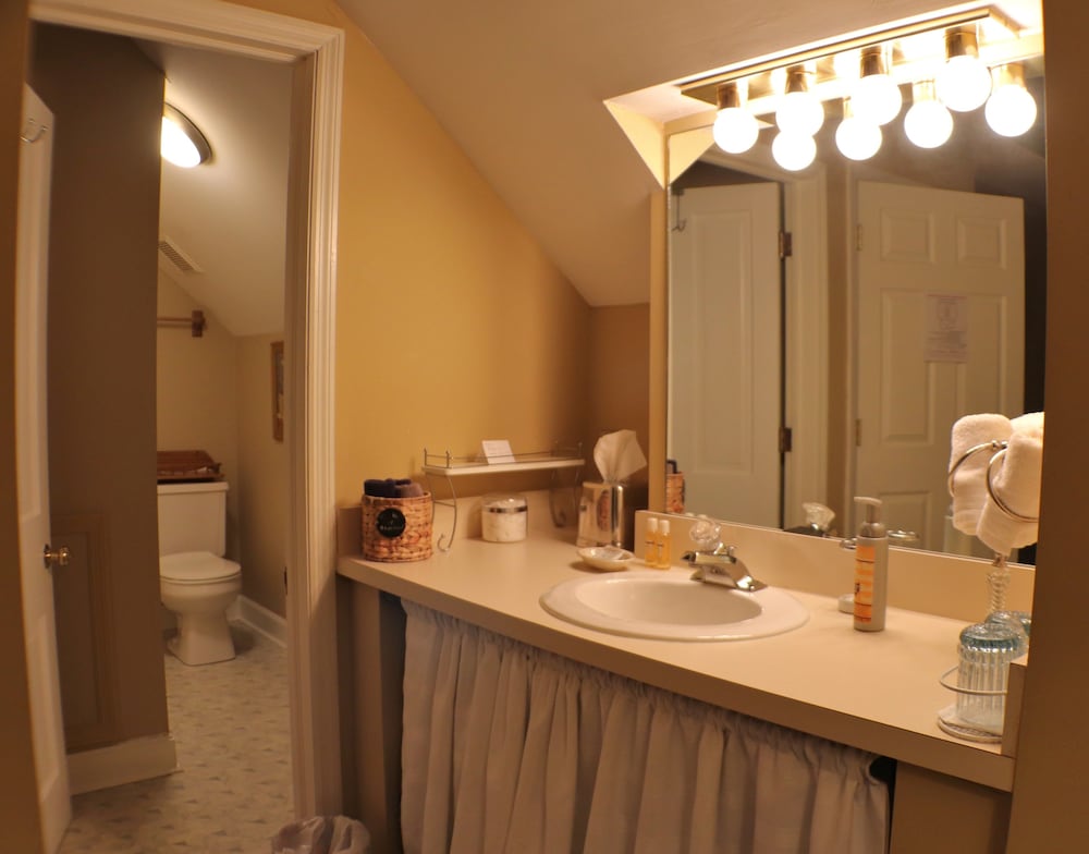 The Lincoln Short North B&B