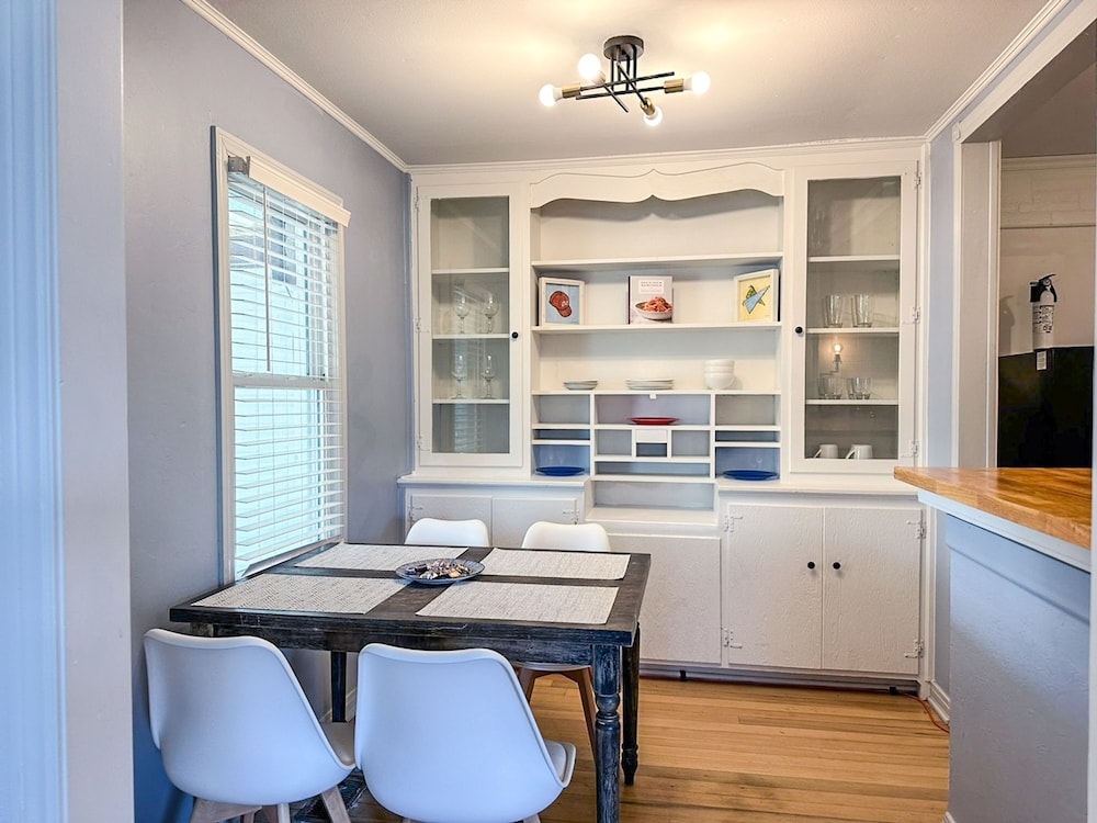 Affordable 2BR Getaway Near Plaza District Lilac1