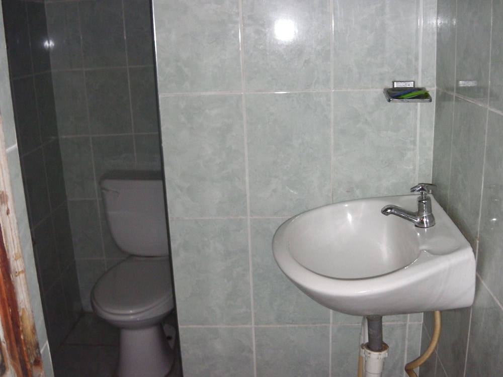 Yardie Guest House - Property Image 11