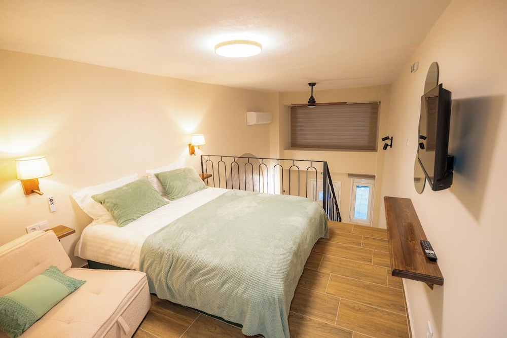 Vayas Residences Agora