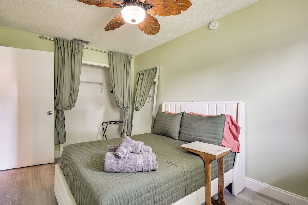 3 Mi to Sawgrass Mills: Home w/ Lanai & Game Area
