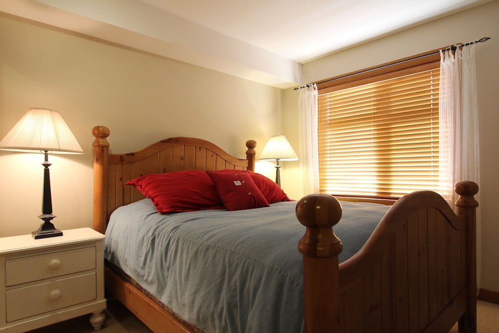 Mountain Star by Whistler Retreats - Image 2