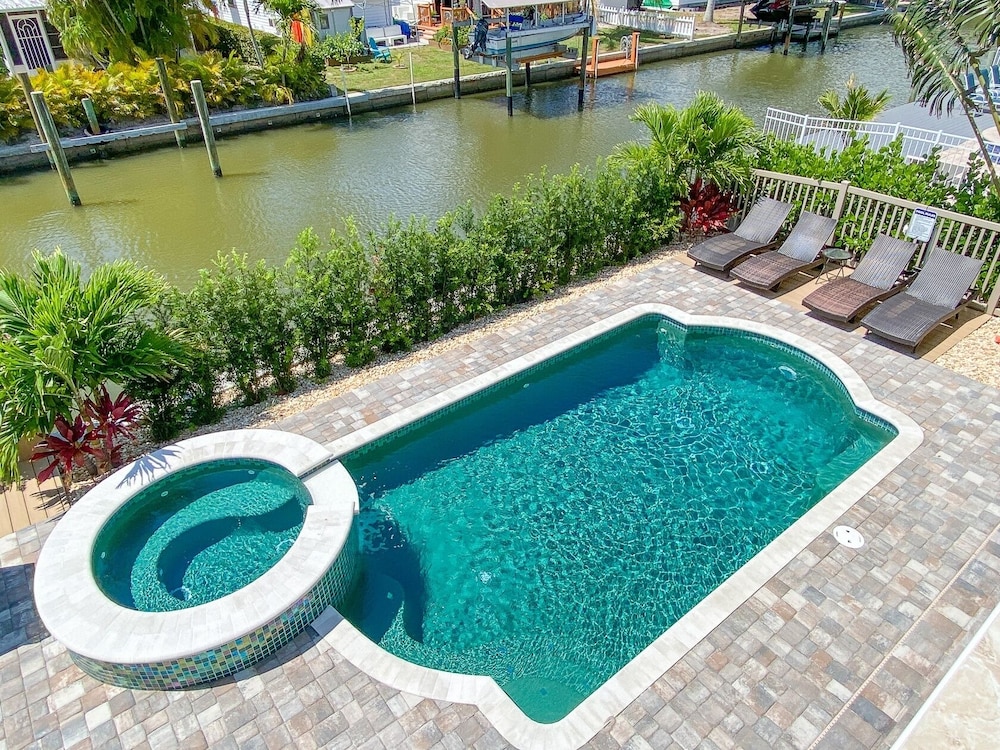 135 Island Escape: 5br Home W/ Pool And Spa! 5 Bedroom Home