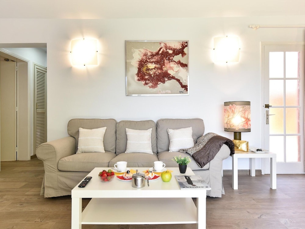 Bungalow in Maspalomas Near Beaches & Pool