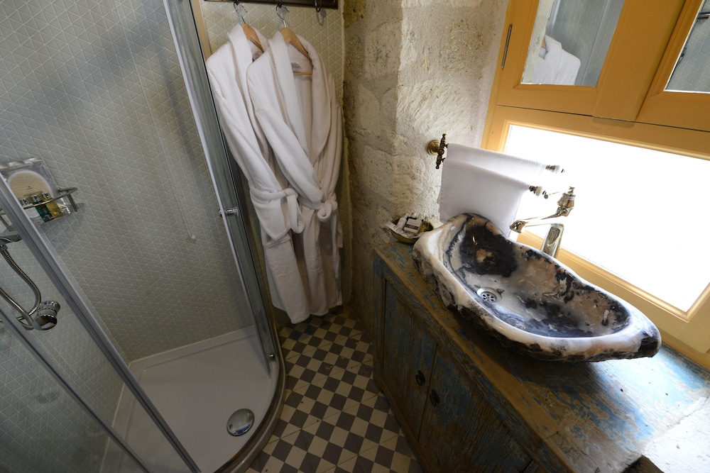 Marge Otel - Image 10