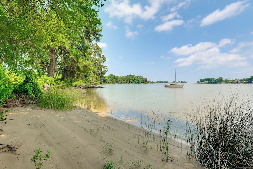 Pets Welcome: Riverfront Getaway in Colonial Beach
