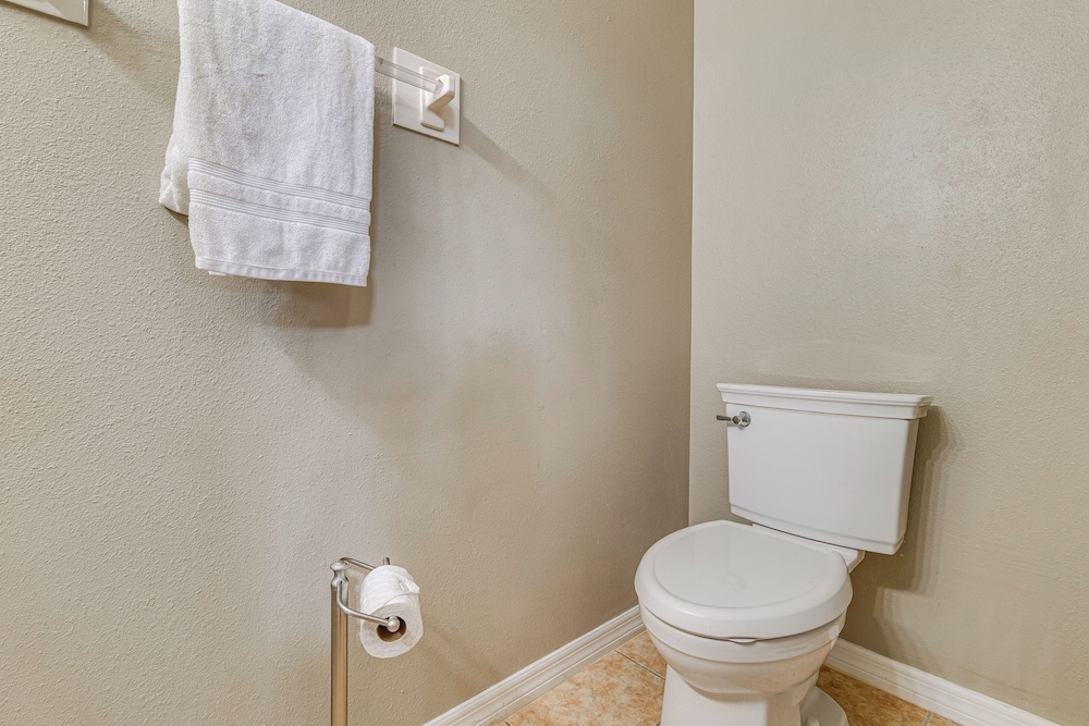 Family Oasis w/ Game Room & Pool in Davenport!