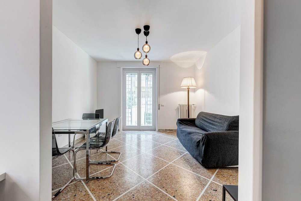 Gianicolo Apartment with Terrace