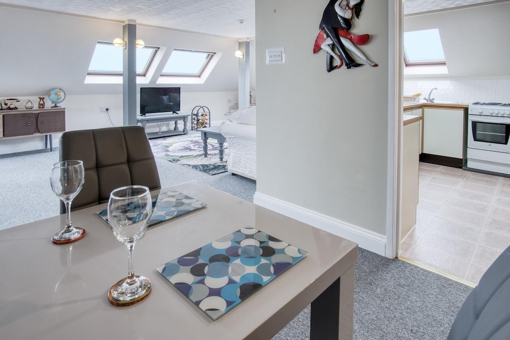 The Penthouse - 1 Bedroom Penthouse - Milford Haven