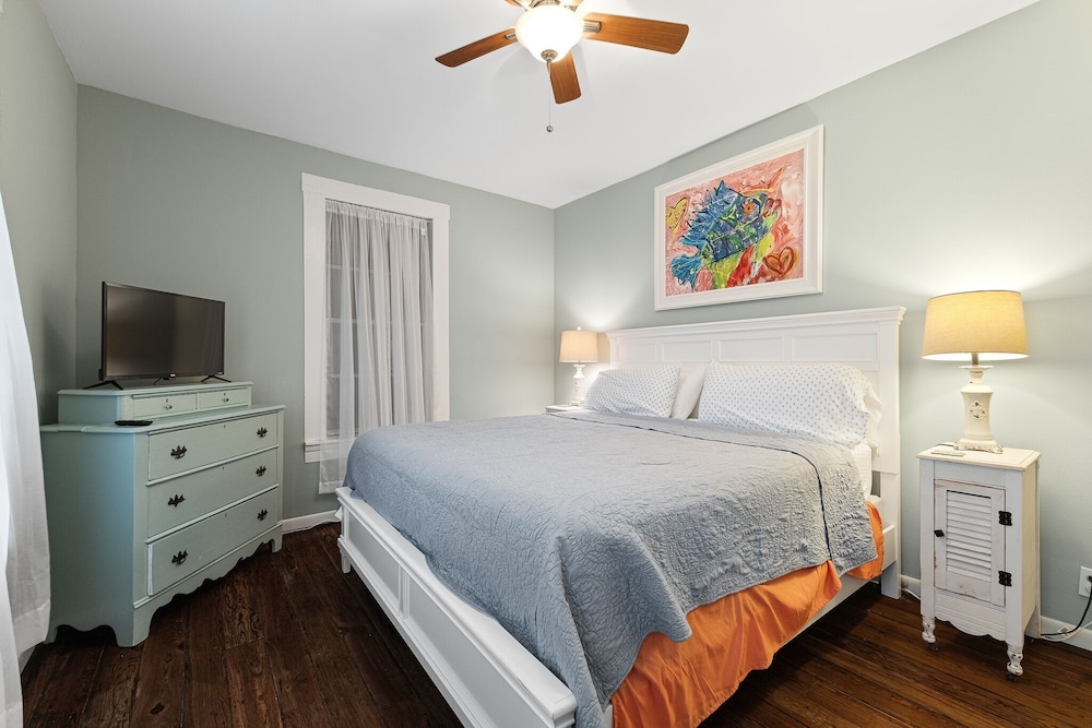 The Dinghy 2 Bedroom Home