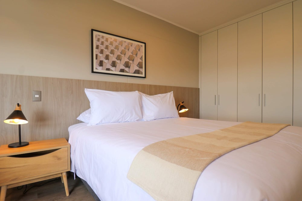 w Grandiose 1BR w Great Balcony in Miraflores