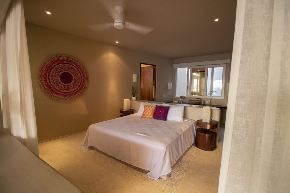 Punta Majahua Condos