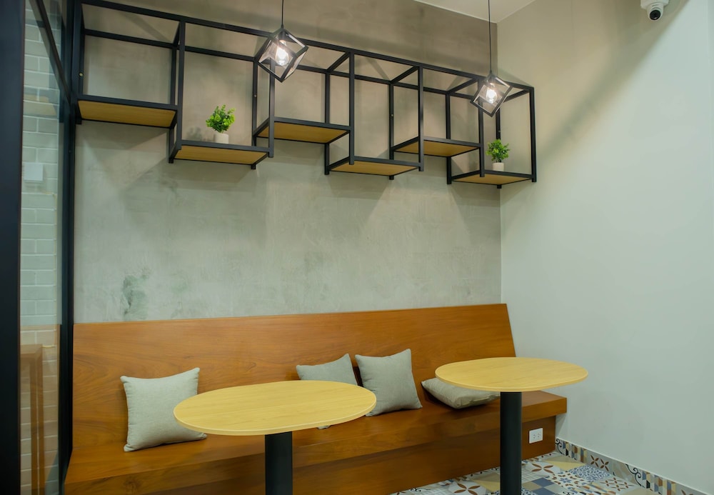 w Chic 1BR Apartment w Scenic Balcony in Central Miraflores