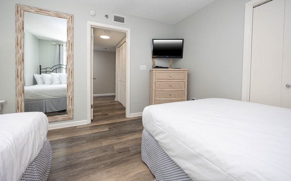 Phoenix East 2 2065 3 Bedroom Condo