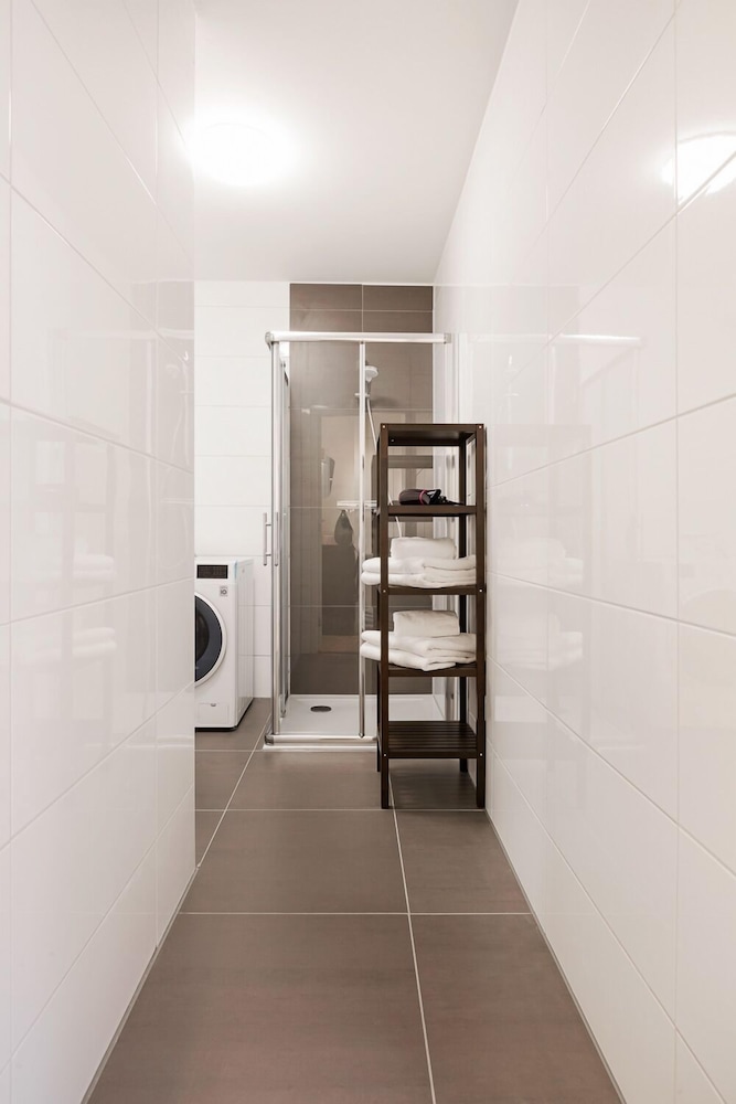 Canal Garden Apartment 11