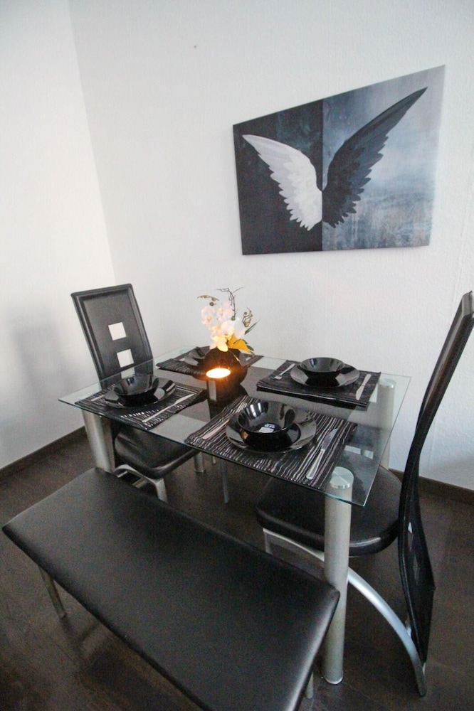 Premium 1BR Stay for 5 Prime Location