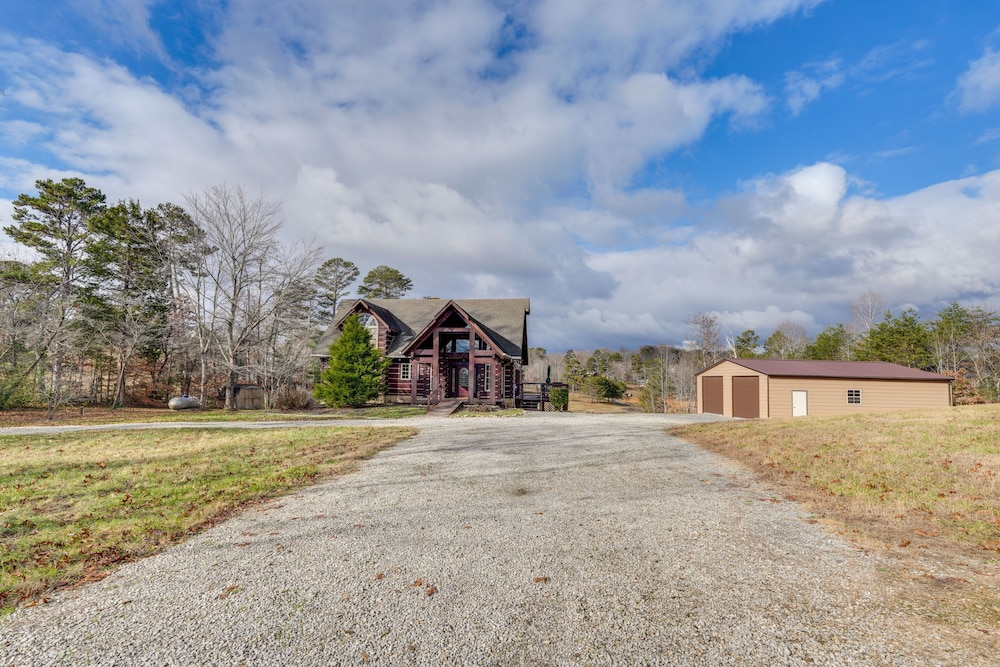 Cherokee Lake Cabin w/ Deck & Kayaks! view 5