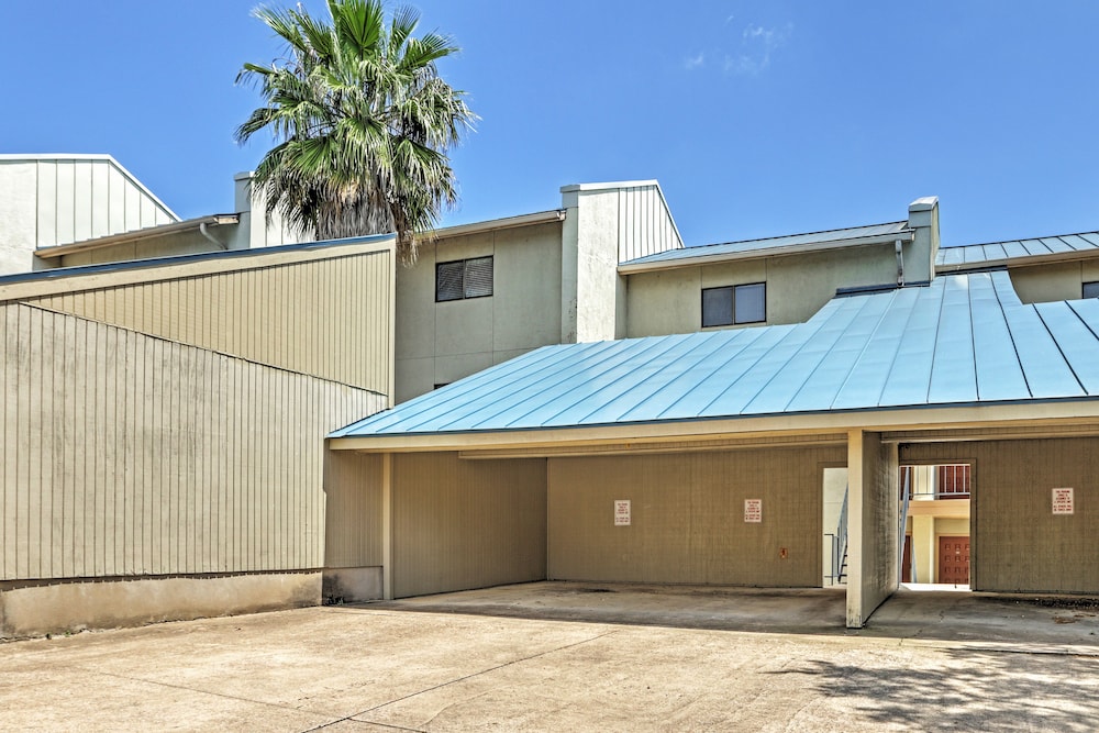 Spicewood Condo on The South Shore of Lake Travis! - Property Image 2