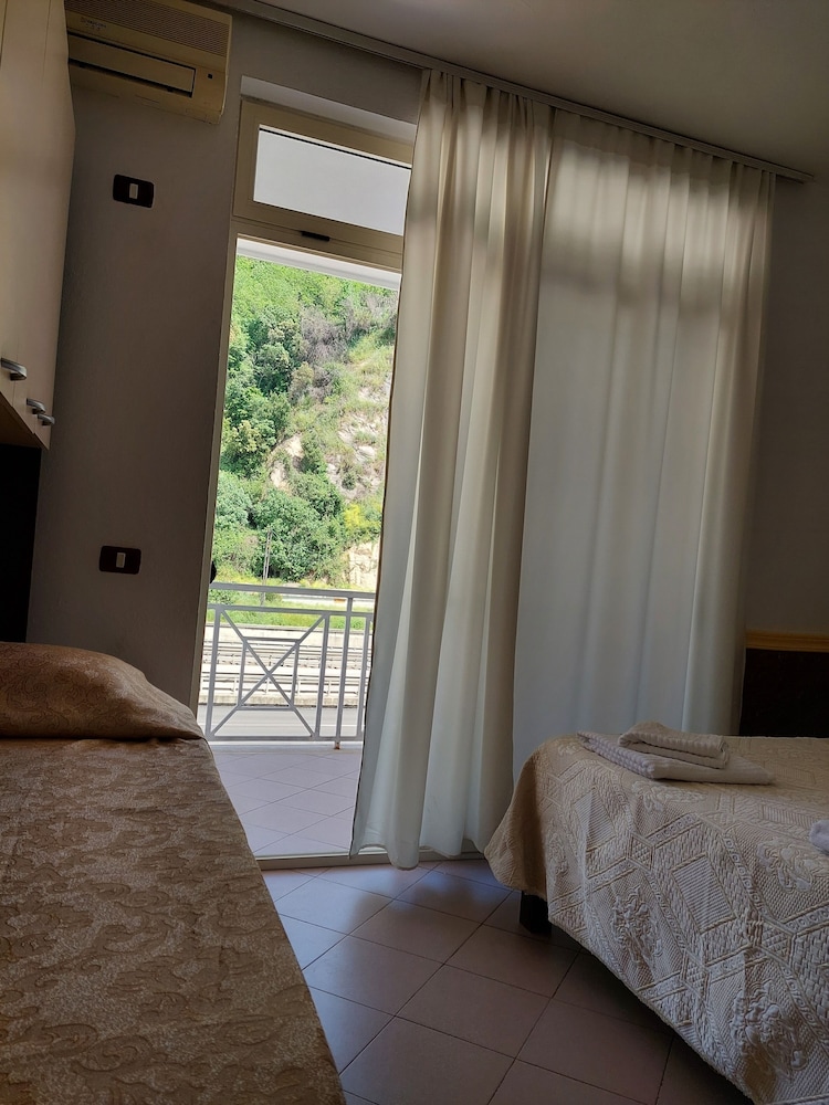 Hotel Nacional Durres