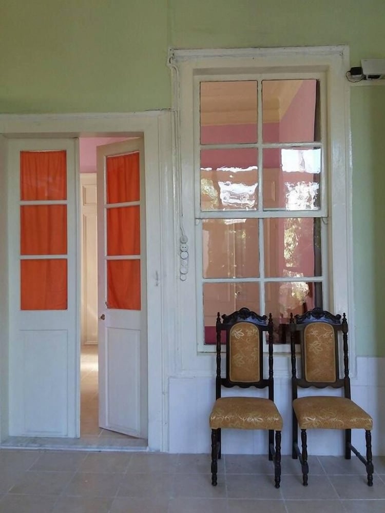 Lotus Garden Hostel - Image 32