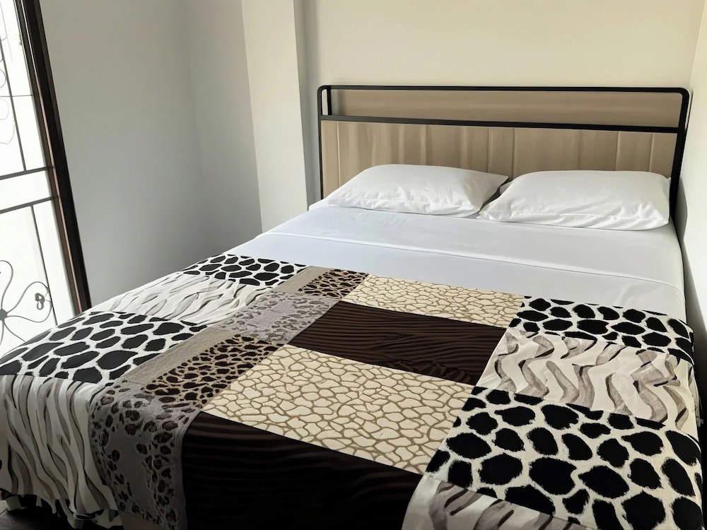Aparta Suites Torre De Prado